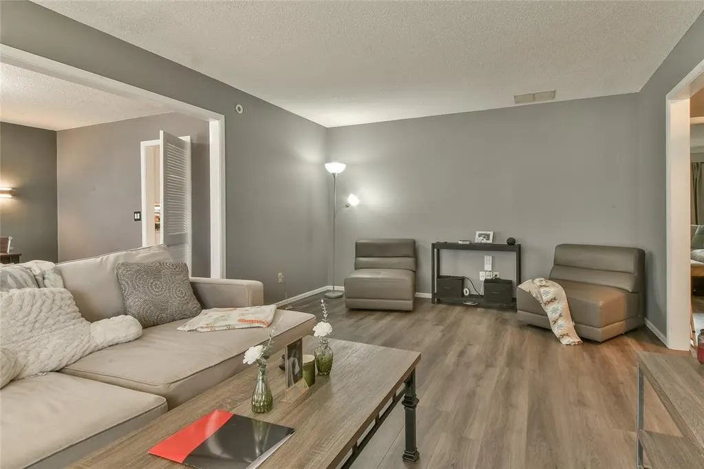 Photo 12 — 6813 Saint Marys Place, Oklahoma City, OK 73132
