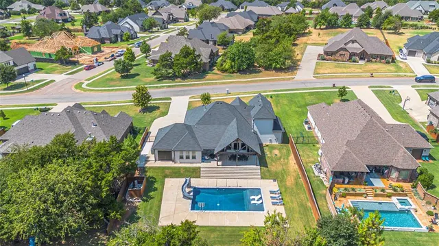 Photo 4 — 10900 Gobblers Roost Road, Oklahoma City, OK 73173