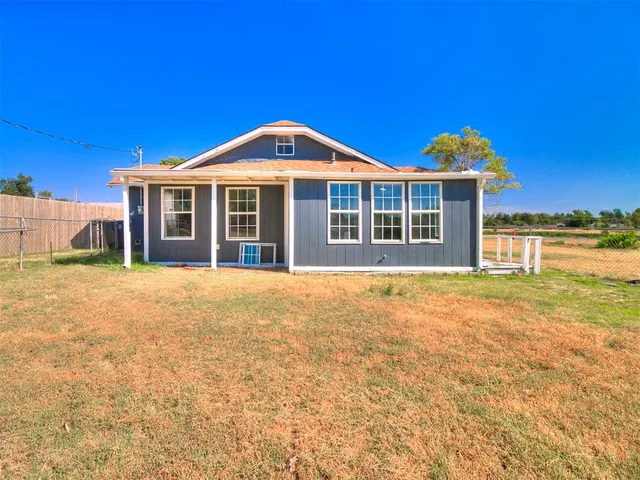 Photo 3 — 140 SW 35th Street, Oklahoma City, OK 73109