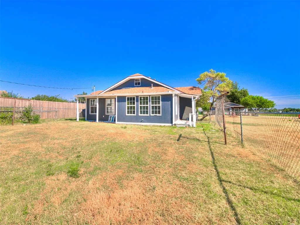 Photo 5 — 140 SW 35th Street, Oklahoma City, OK 73109