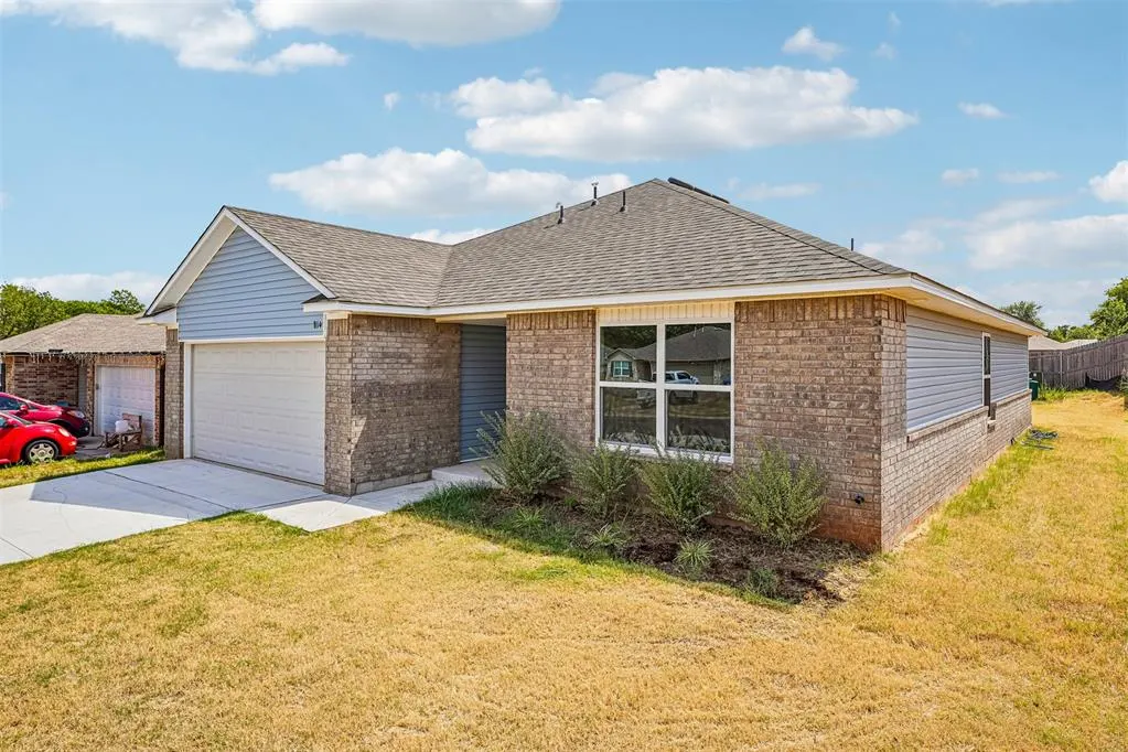 Photo 5 — 814 Twin Lakes Drive, Noble, OK 73068