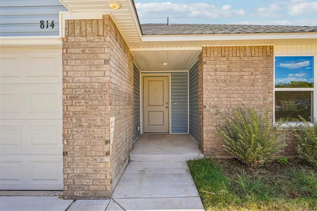 Photo 7 — 814 Twin Lakes Drive, Noble, OK 73068