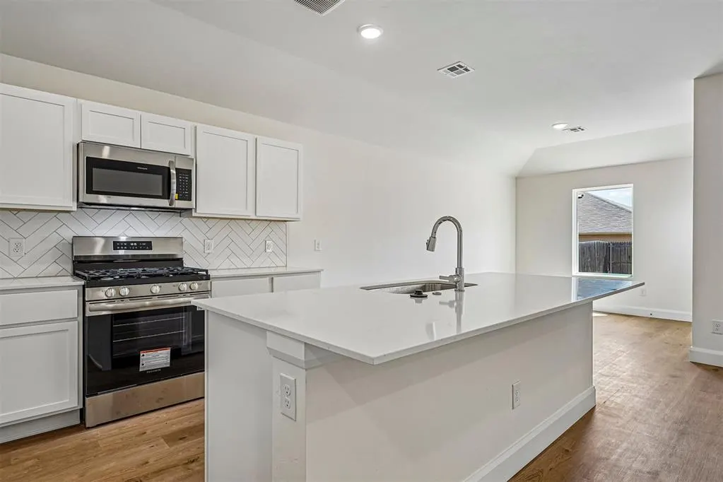 Photo 10 — 814 Twin Lakes Drive, Noble, OK 73068