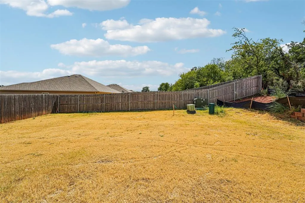 Photo 32 — 814 Twin Lakes Drive, Noble, OK 73068