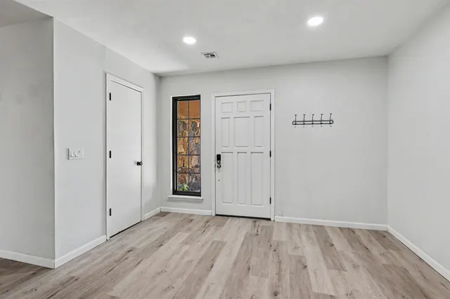 Photo 4 — 8305 NW 115th Street, Oklahoma City, OK 73008