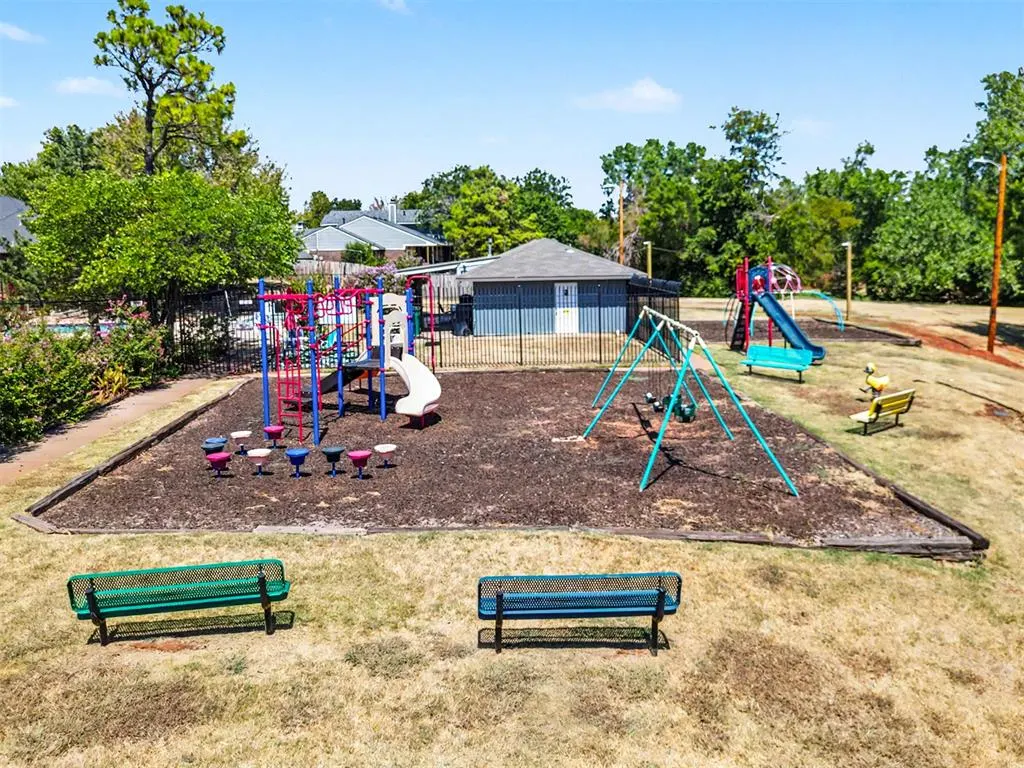 Photo 33 — 8305 NW 115th Street, Oklahoma City, OK 73008