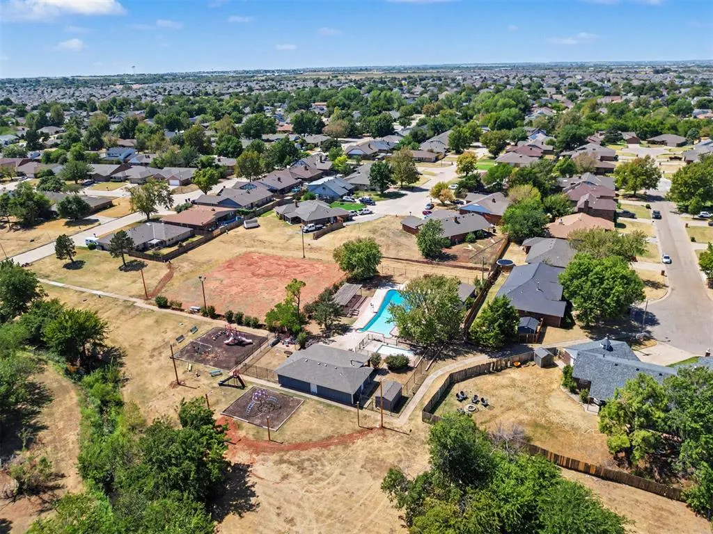 Photo 37 — 8305 NW 115th Street, Oklahoma City, OK 73008