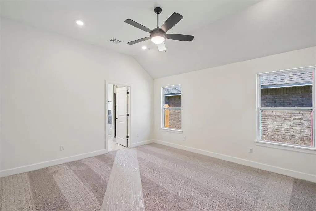 Photo 14 — 14017 Giverny Avenue, Yukon, OK 73099