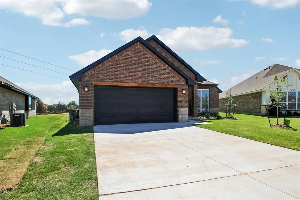 Photo 2 — 14012 Tybee Island Drive, Yukon, OK 73099