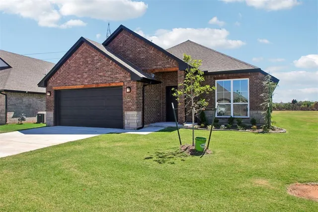 Photo 3 — 14012 Tybee Island Drive, Yukon, OK 73099