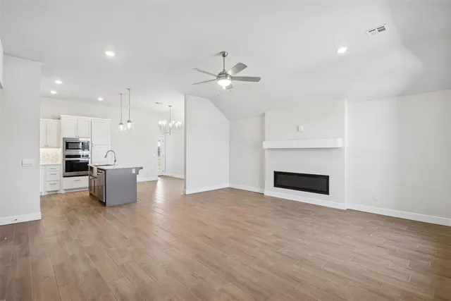 Photo 4 — 14012 Tybee Island Drive, Yukon, OK 73099