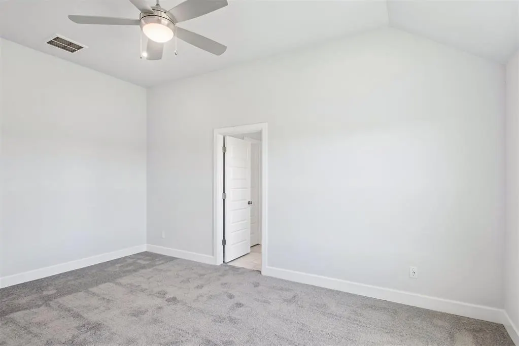 Photo 18 — 14012 Tybee Island Drive, Yukon, OK 73099