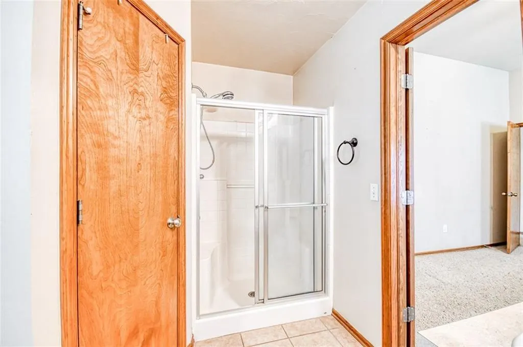 Photo 15 — 1708 Meadow Run Drive, Oklahoma City, OK 73160