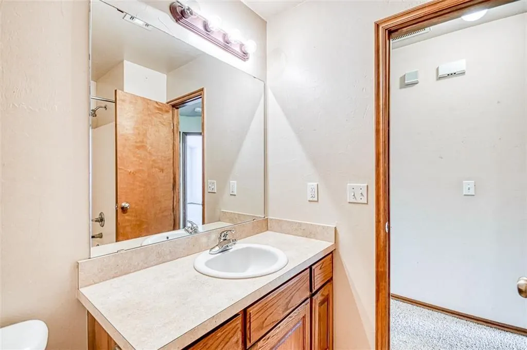 Photo 17 — 1708 Meadow Run Drive, Oklahoma City, OK 73160