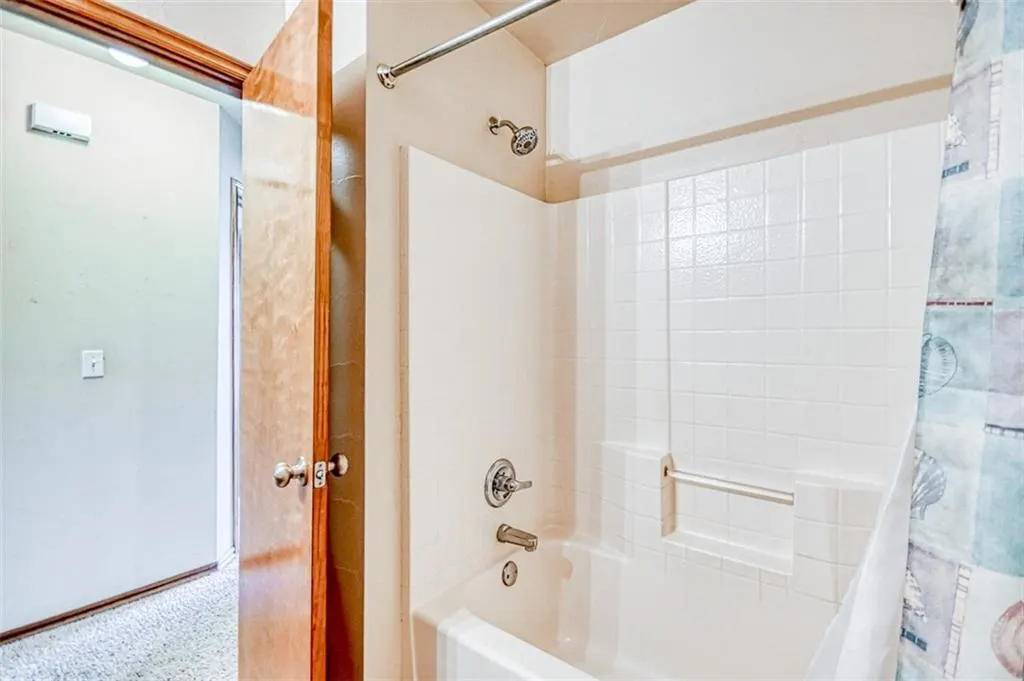 Photo 18 — 1708 Meadow Run Drive, Oklahoma City, OK 73160