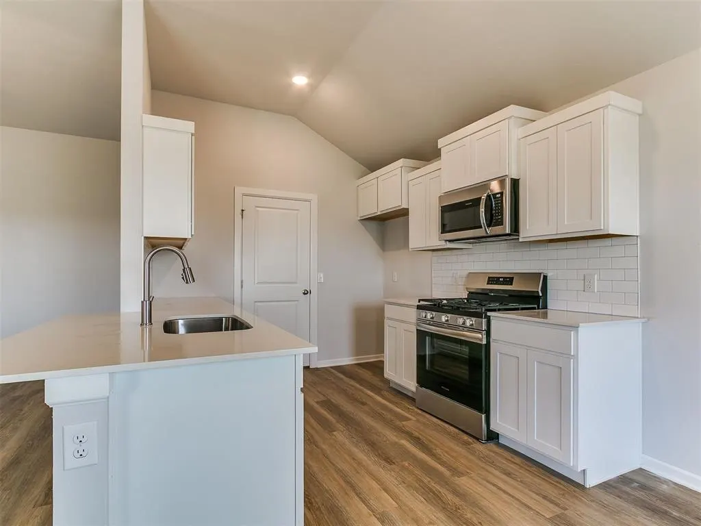 Photo 10 — 9001 Blackfork Lane, Oklahoma City, OK 73160
