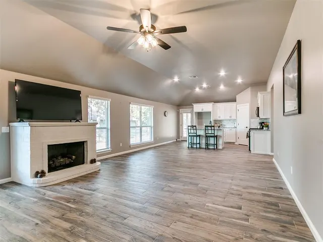 Photo 3 — 796 Harrison Street, Harrah, OK 73045