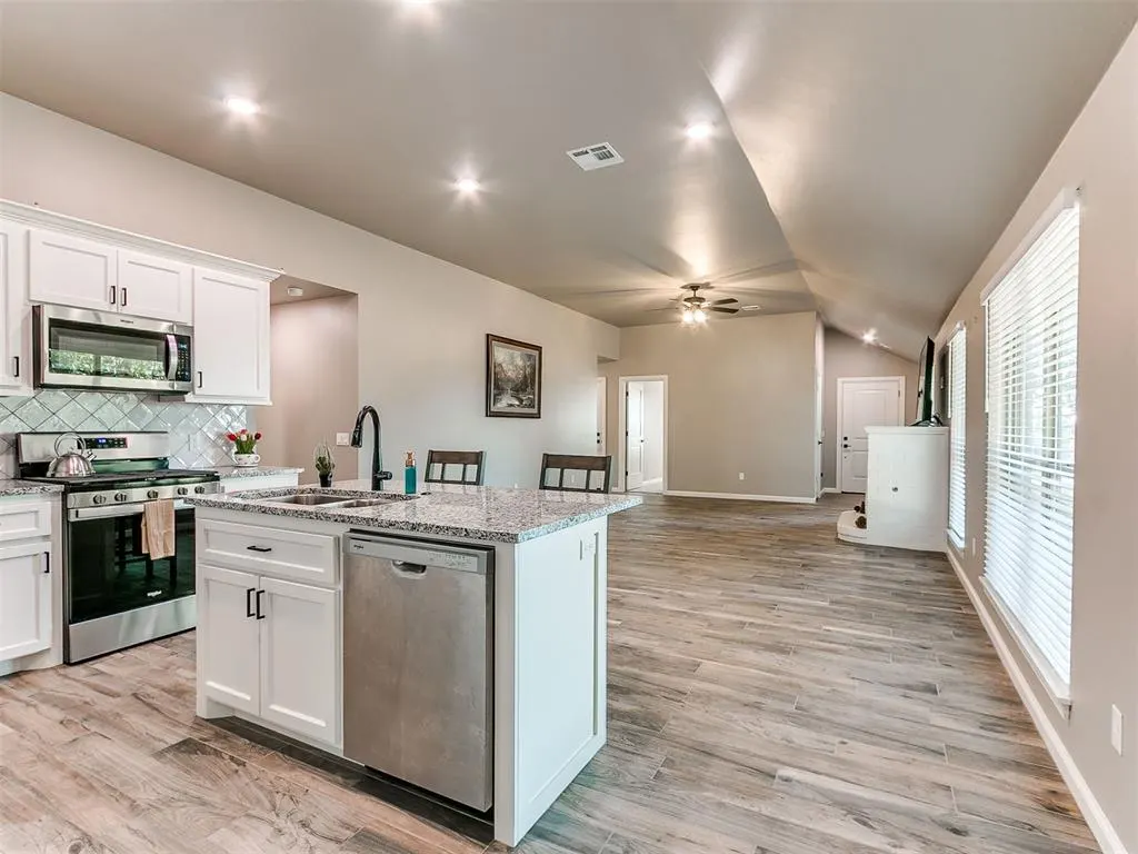 Photo 11 — 796 Harrison Street, Harrah, OK 73045