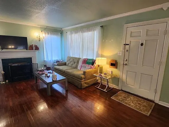 Photo 2 — 2229 N Gatewood Avenue, Oklahoma City, OK 73106