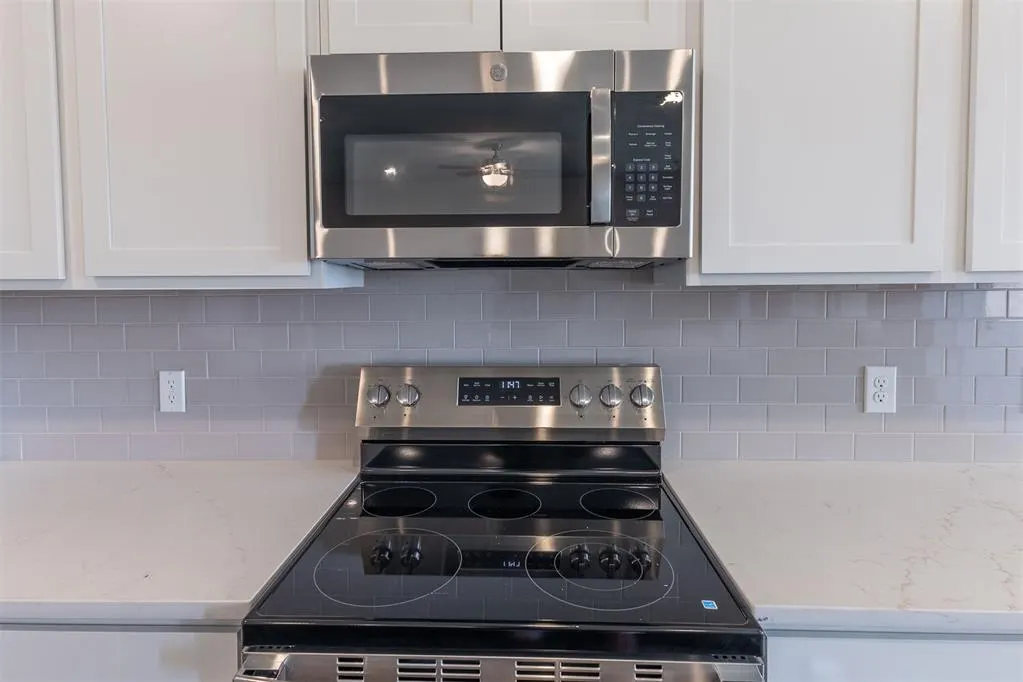 Photo 9 — 1721 Elm Circle, Tuttle, OK 73089
