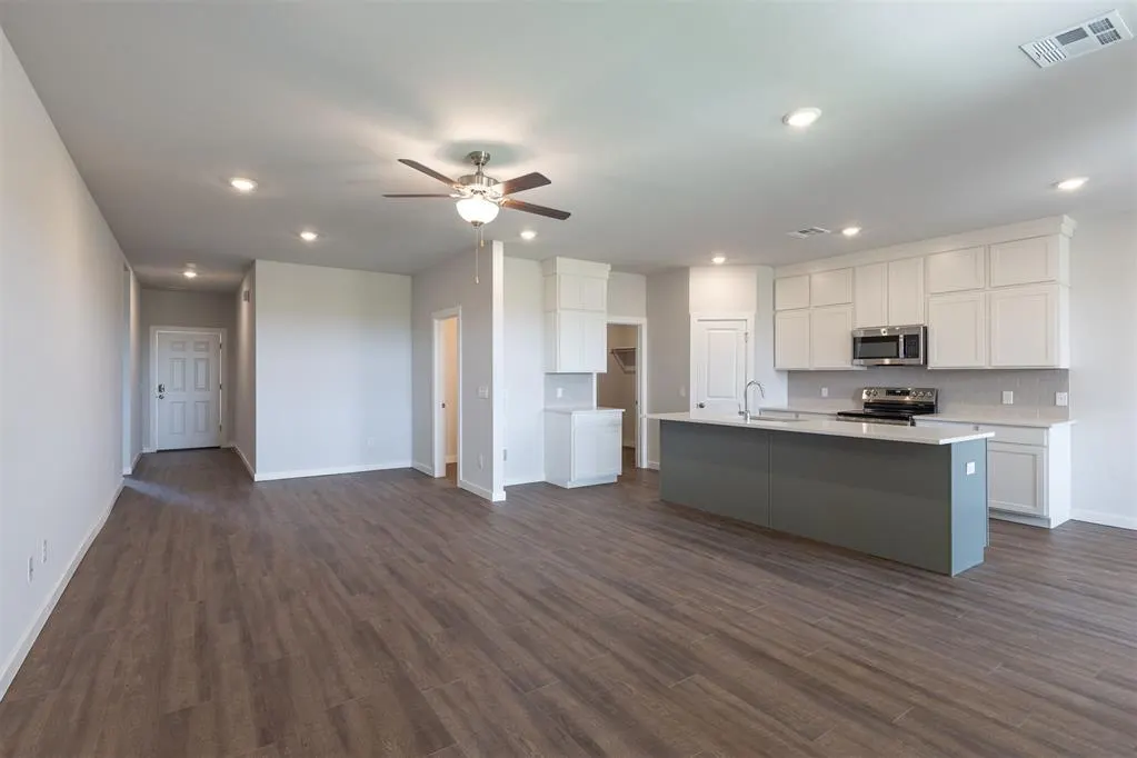 Photo 12 — 1721 Elm Circle, Tuttle, OK 73089