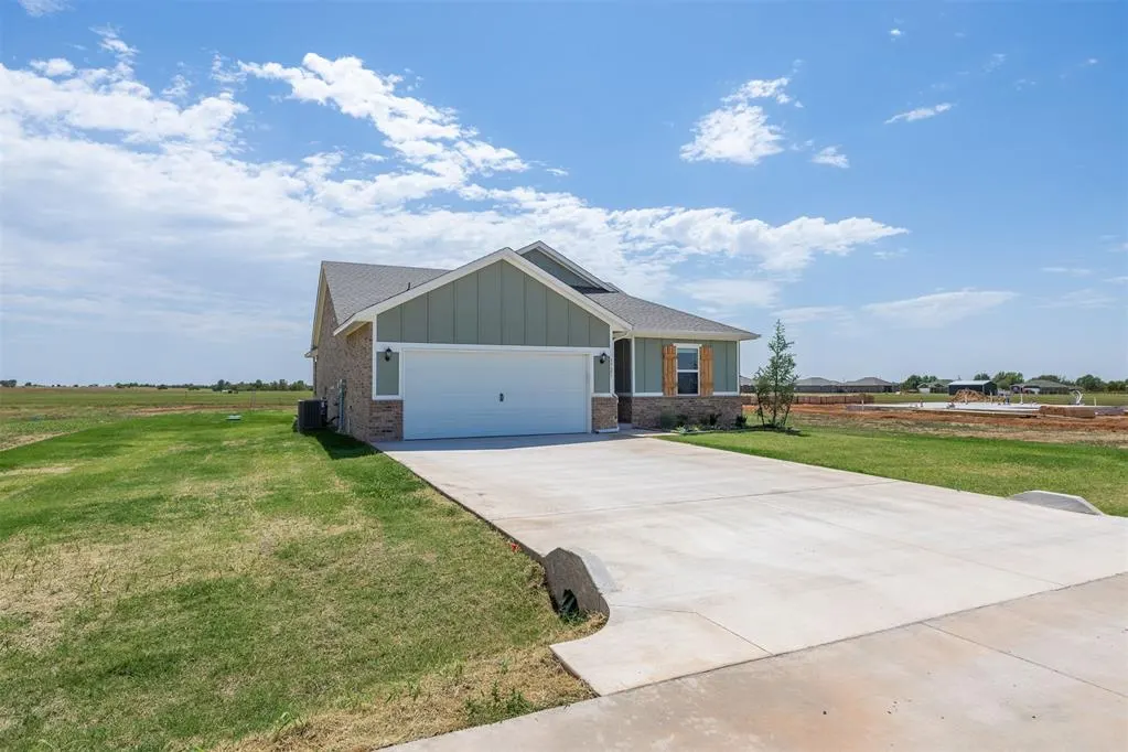 Photo 38 — 1721 Elm Circle, Tuttle, OK 73089