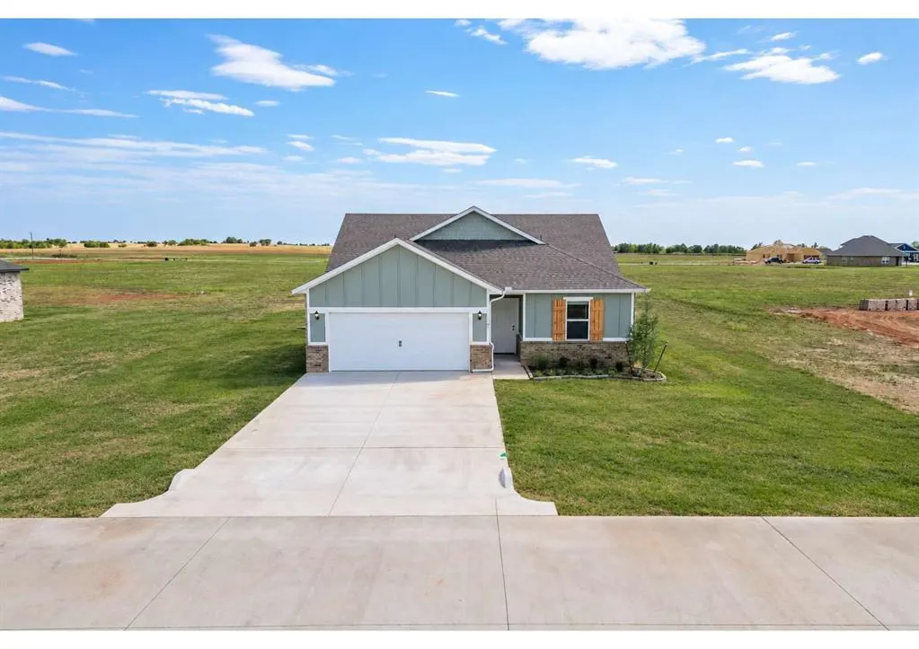 Front exterior — 1721 Elm Circle, Tuttle, OK 73089