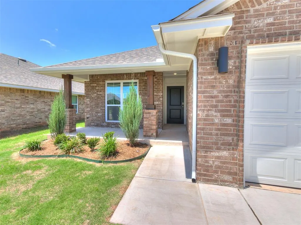 Photo 5 — 18029 Austin Court, Edmond, OK 73012