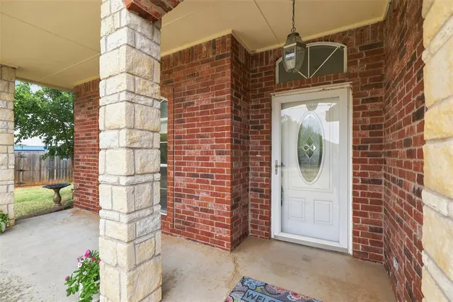 Photo 7 — 1280 Douglas Circle, Noble, OK 73068