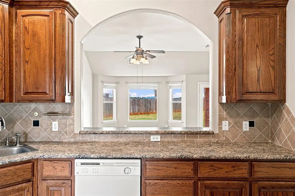 Photo 13 — 1280 Douglas Circle, Noble, OK 73068