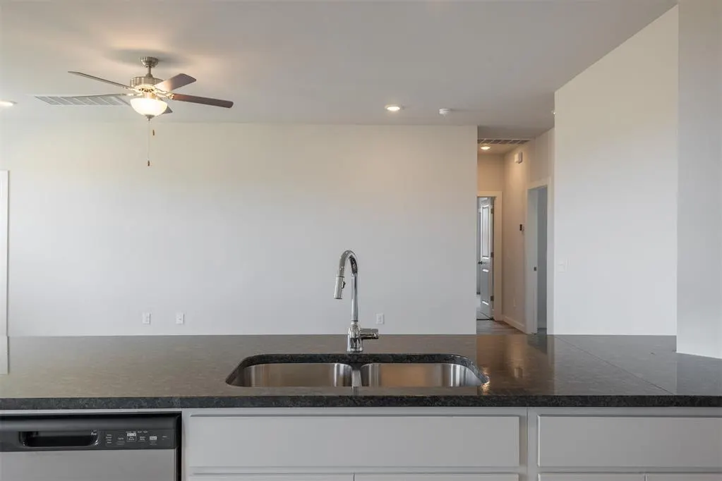 Photo 10 — 1725 Elm Circle, Tuttle, OK 73089