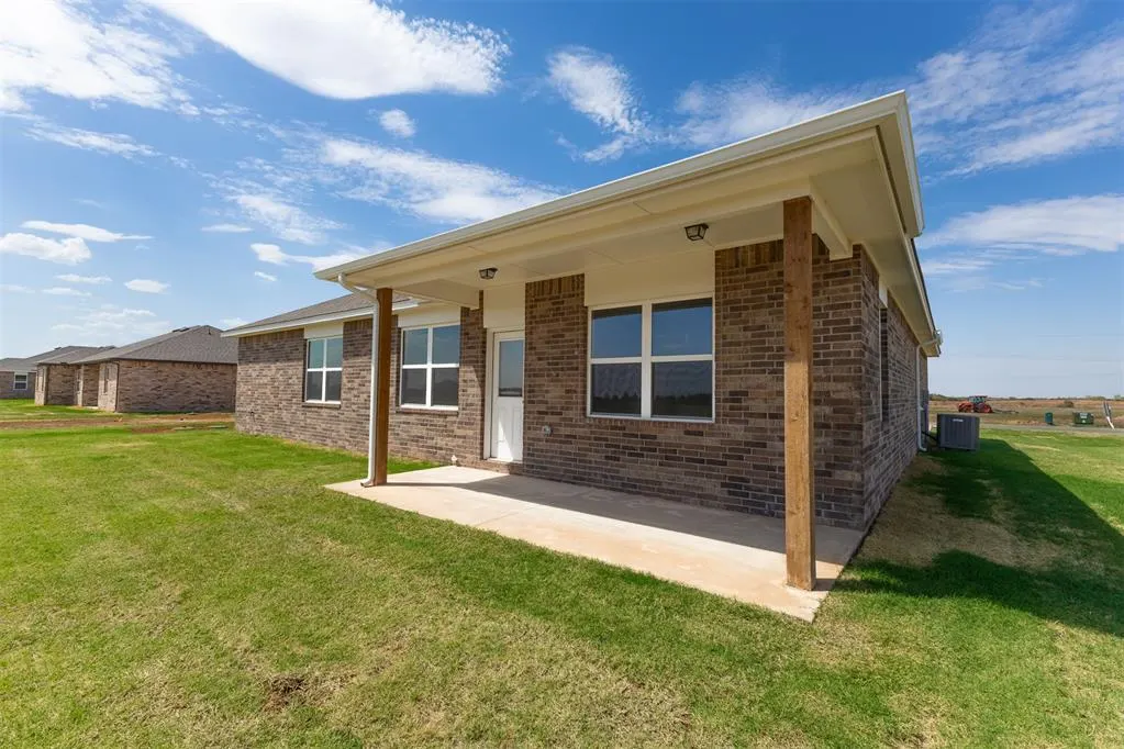 Photo 35 — 1725 Elm Circle, Tuttle, OK 73089