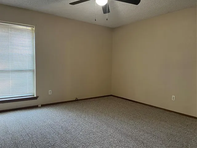Photo 5 — 10329 Exter Avenue, Yukon, OK 73099