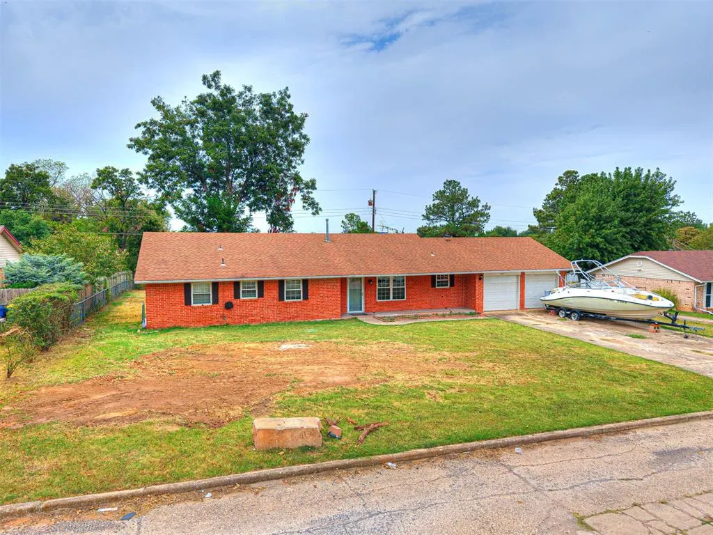 Front exterior — 907 Oak Park Drive, Choctaw, OK 73020