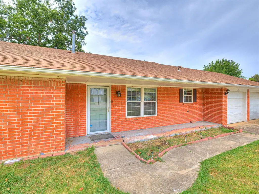 Photo 7 — 907 Oak Park Drive, Choctaw, OK 73020