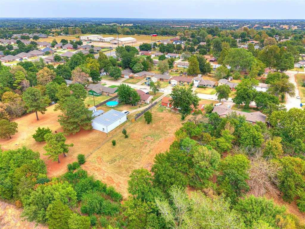 Photo 9 — 907 Oak Park Drive, Choctaw, OK 73020