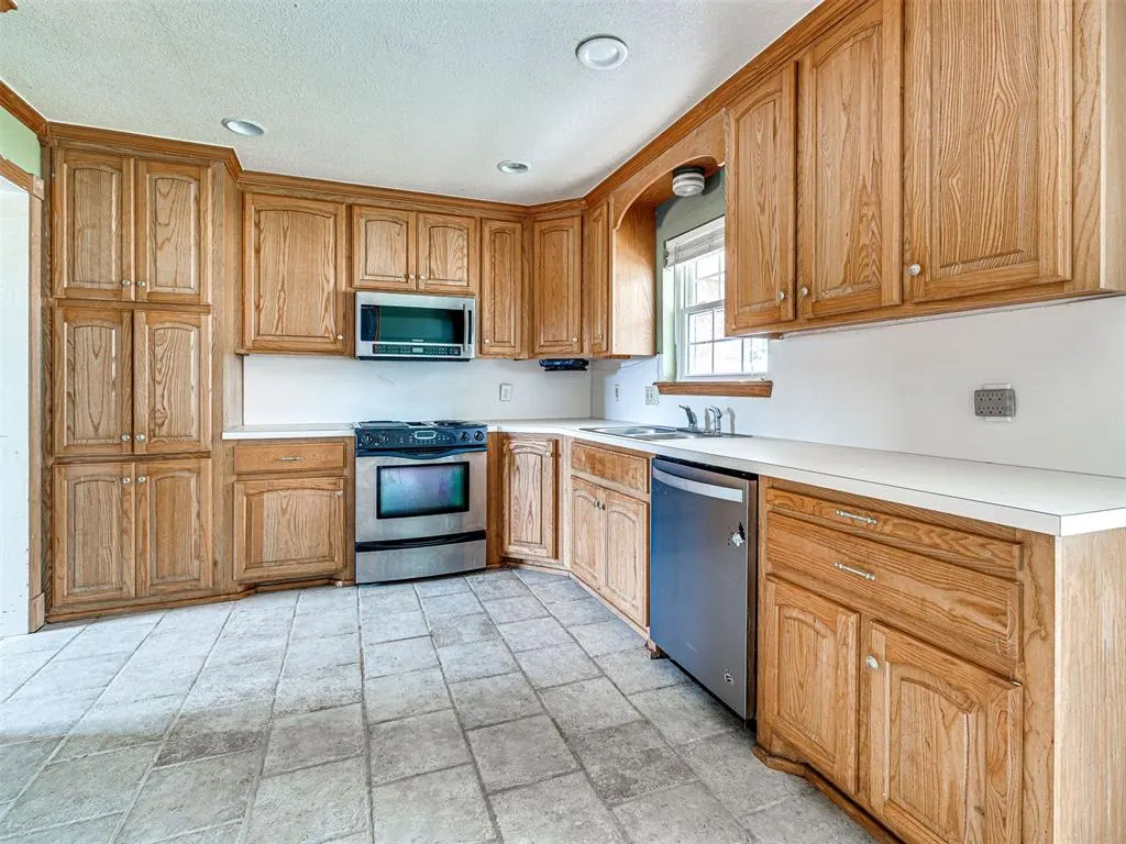 Photo 24 — 907 Oak Park Drive, Choctaw, OK 73020