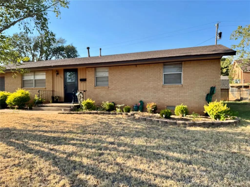 Photo 2 — 901 E Kee Street, Weatherford, OK 73096