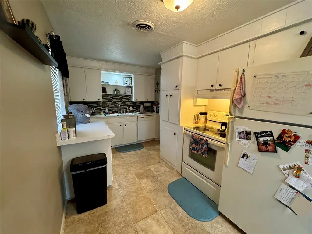 Photo 14 — 901 E Kee Street, Weatherford, OK 73096