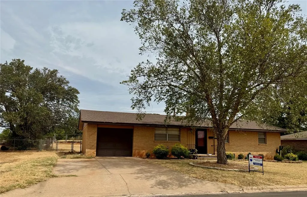 Photo 19 — 901 E Kee Street, Weatherford, OK 73096