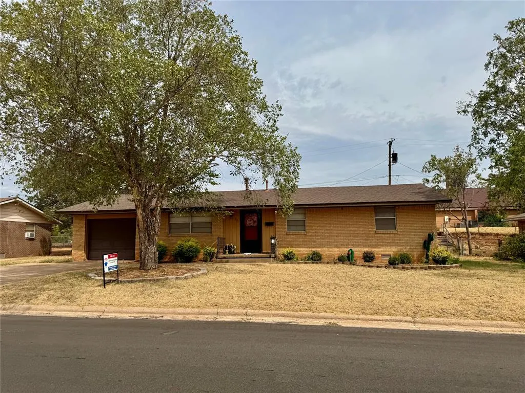 Photo 22 — 901 E Kee Street, Weatherford, OK 73096