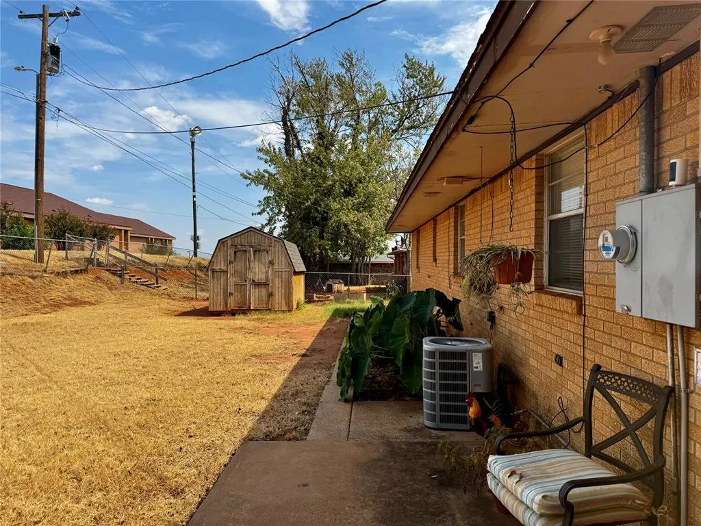 Photo 36 — 901 E Kee Street, Weatherford, OK 73096