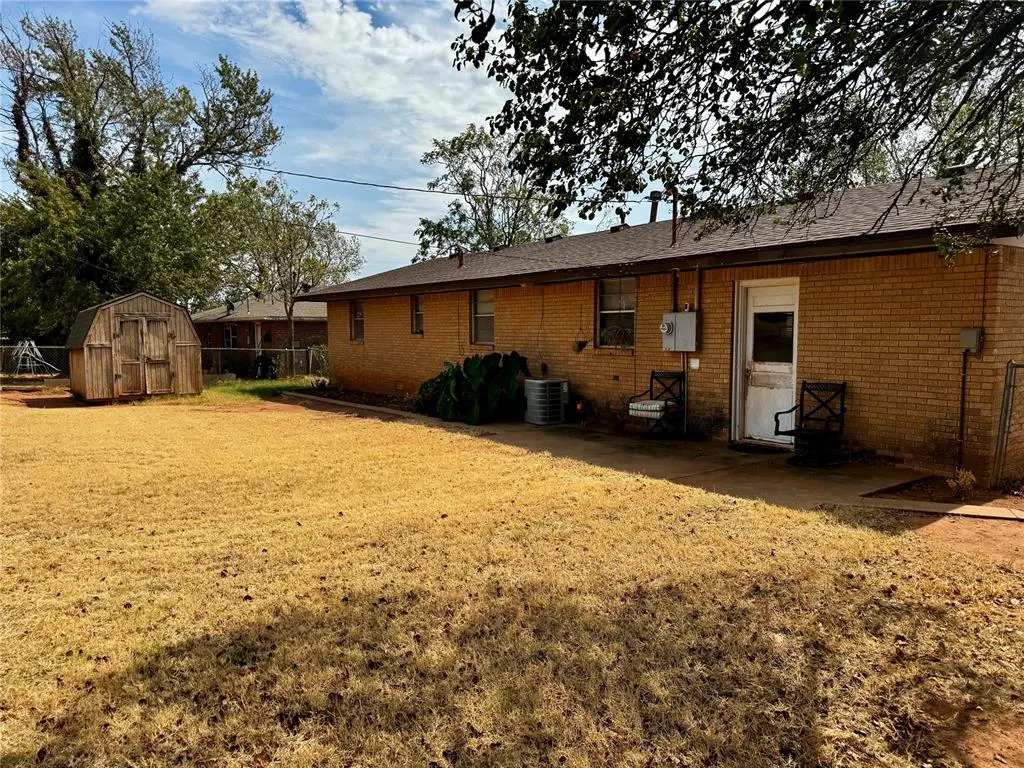 Photo 37 — 901 E Kee Street, Weatherford, OK 73096