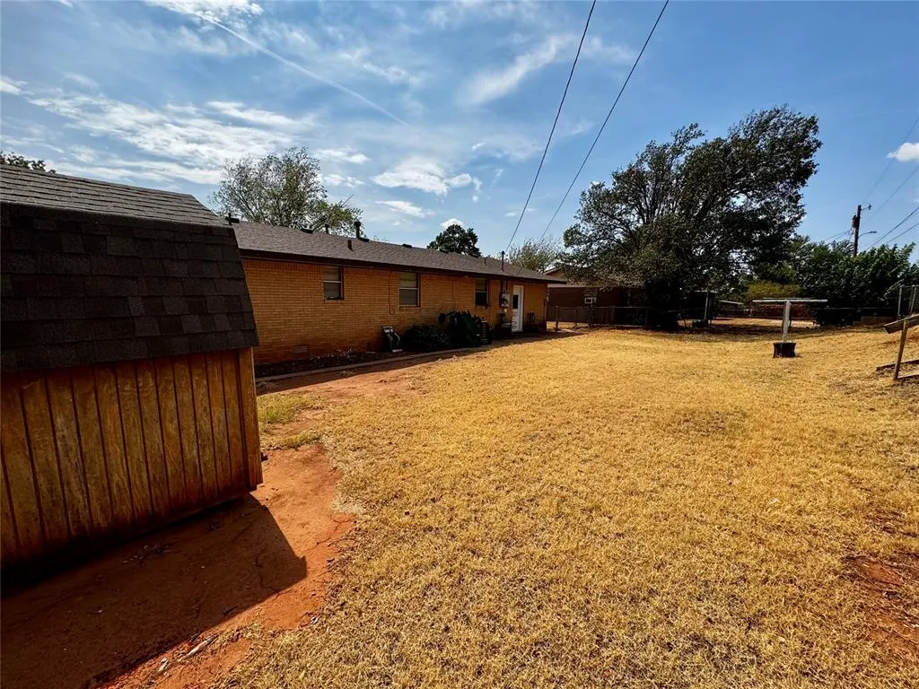Photo 41 — 901 E Kee Street, Weatherford, OK 73096