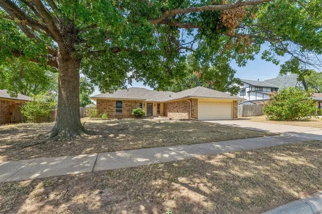 Photo 3 — 404 Willow Branch Road, Norman, OK 73072