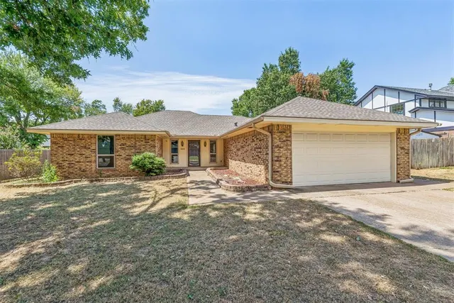 Photo 4 — 404 Willow Branch Road, Norman, OK 73072