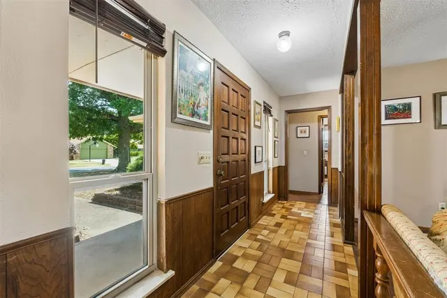 Photo 7 — 404 Willow Branch Road, Norman, OK 73072
