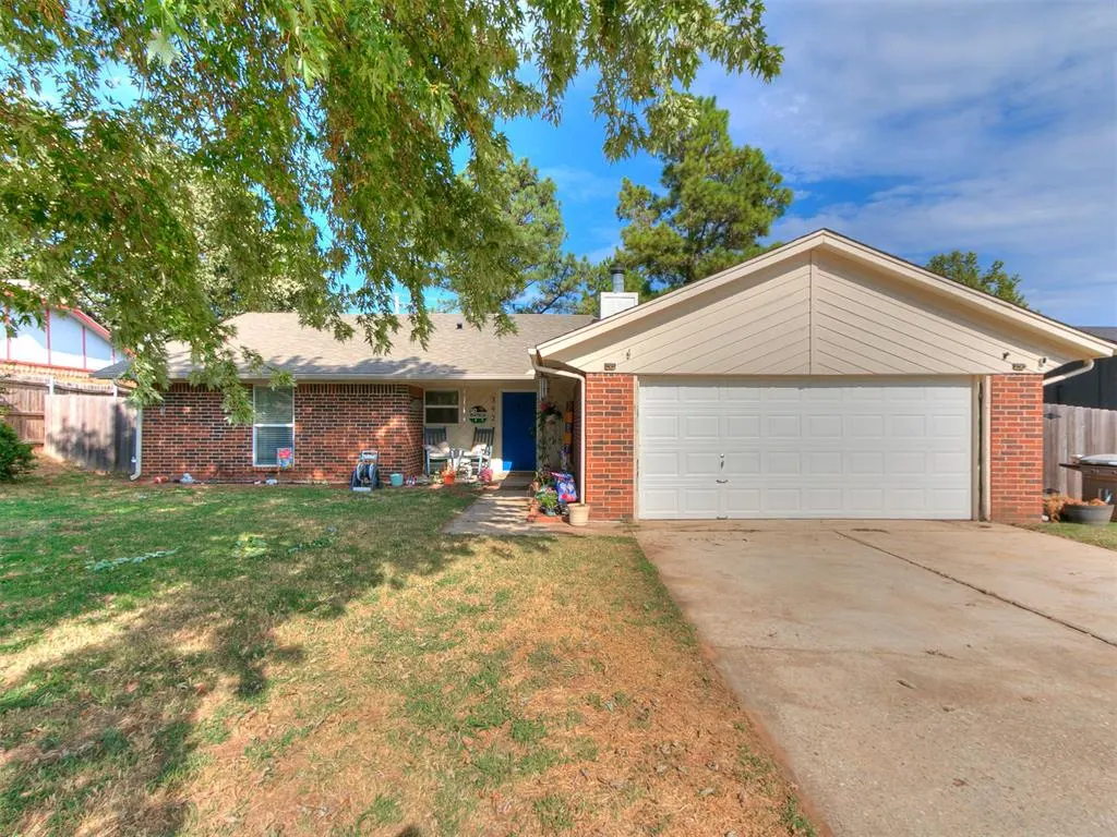 Front exterior — 392 Echo Lane, Harrah, OK 73045
