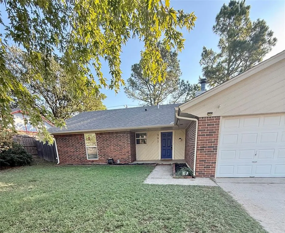 Front exterior — 392 Echo Lane, Harrah, OK 73045