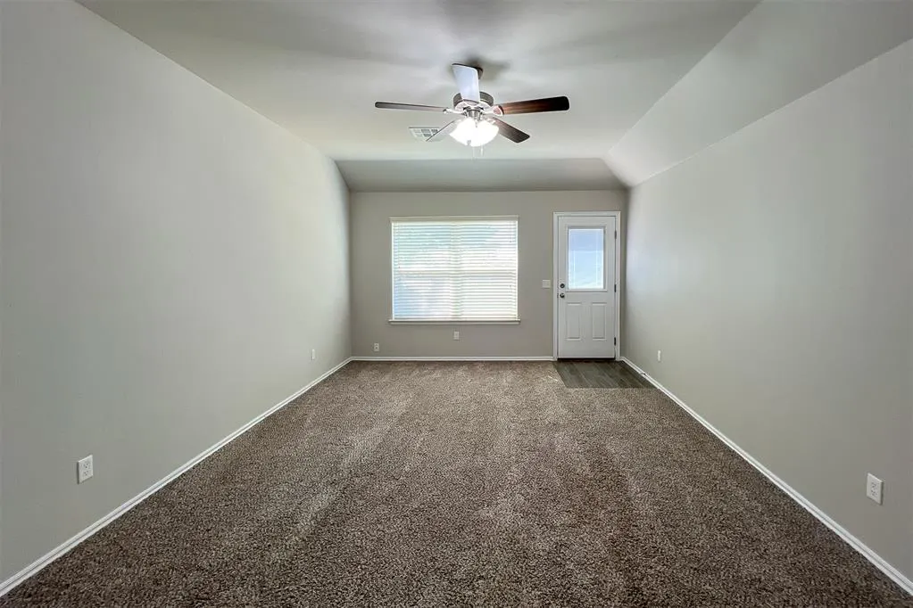Photo 6 — 412 Nathan Way, Yukon, OK 73099